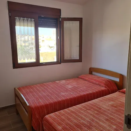 بيت للعطل Adosado Unifamiiar Rocasol تورّيفيِخا