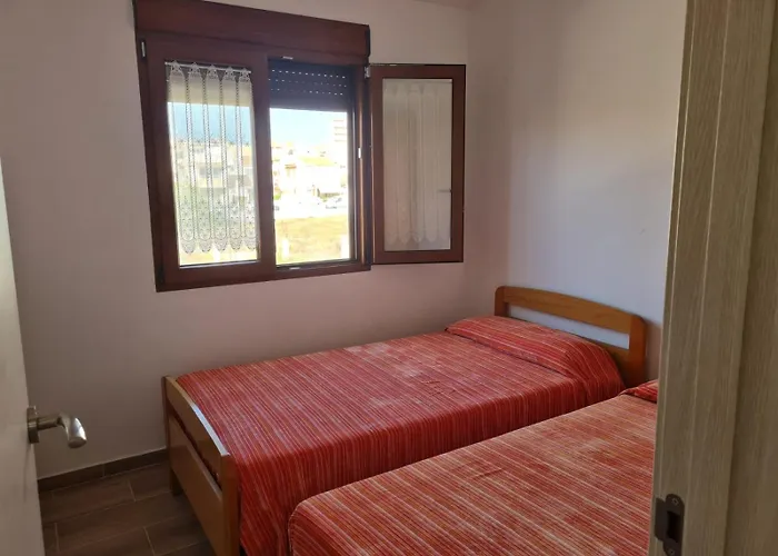 بيت للعطل Adosado Unifamiiar Rocasol تورّيفيِخا