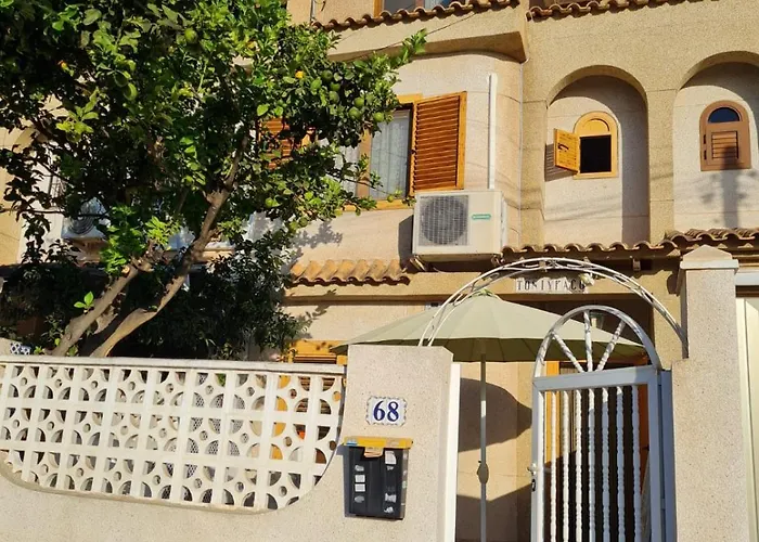 Adosado Unifamiiar Rocasol بيت للعطل *